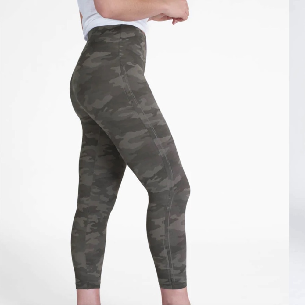 SPANX Camo print legging